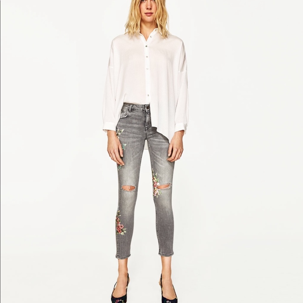 🆕 ZARA Floral Gray Mid Rise Skinny